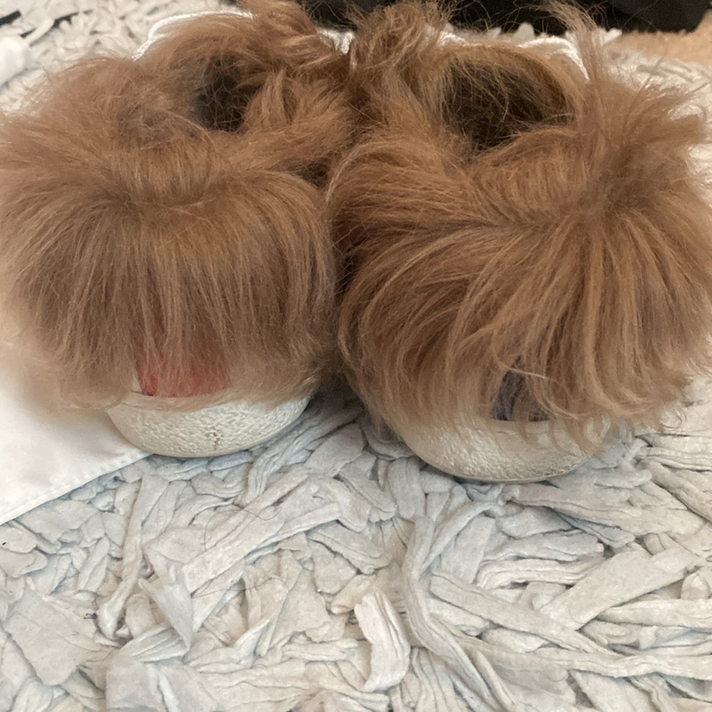 Authentic Gucci Shoes - Picture 3 of 5